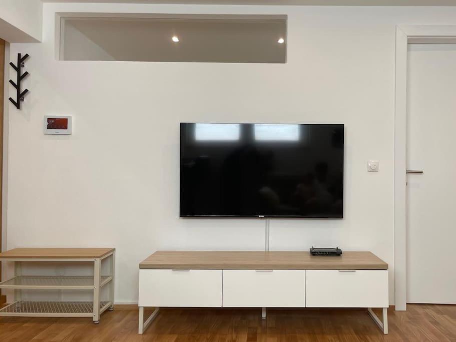 1,5-Zimmer, Top Ausgestattet, 4 Pers, Souterrain Flintsbach Buitenkant foto