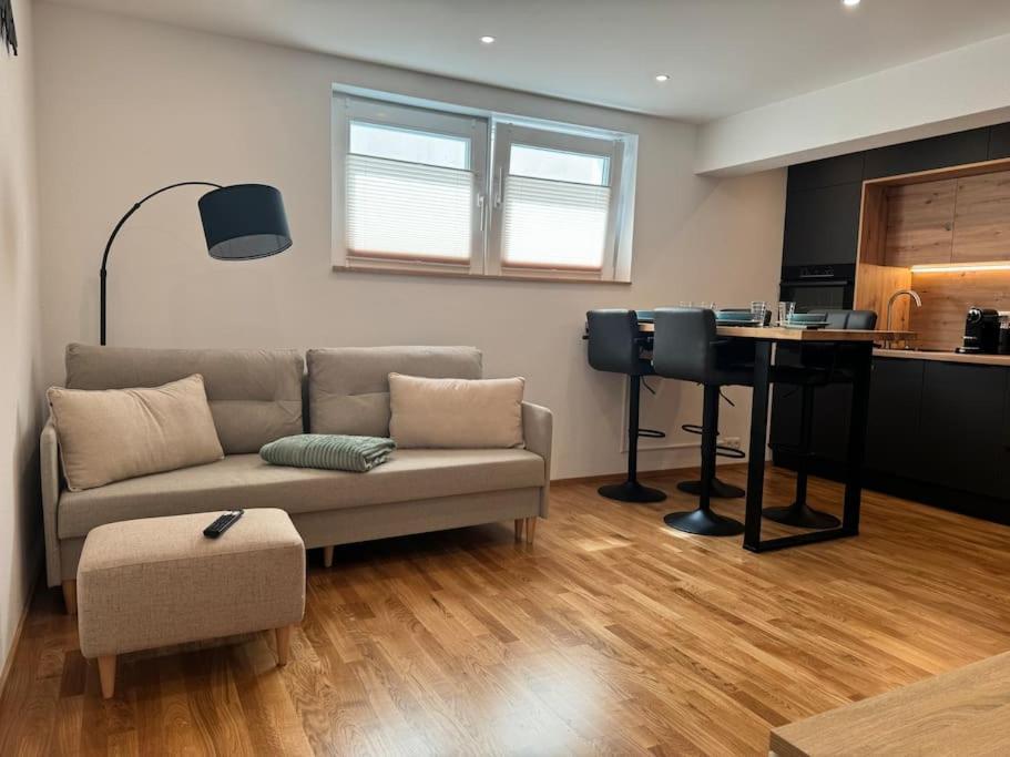 1,5-Zimmer, Top Ausgestattet, 4 Pers, Souterrain Flintsbach Buitenkant foto
